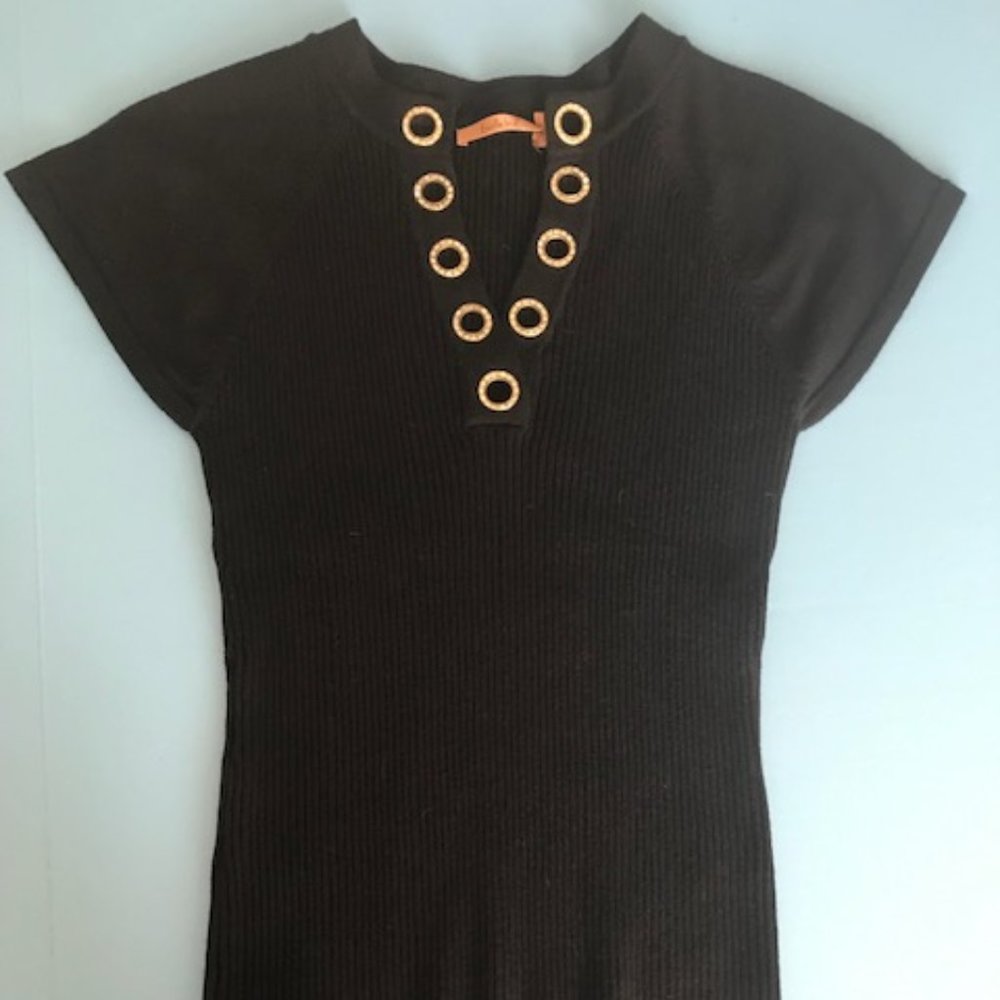Belldini bk sweater W/gold circle rhinestone Vneck